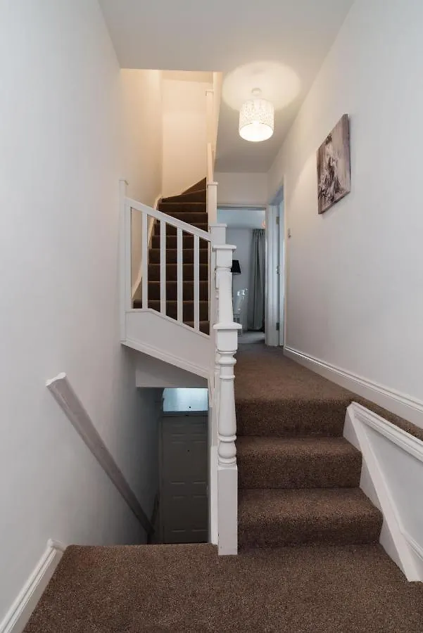 Elegant 2 Bedroom Apartment Near Stadium&Centre! Cardiff 0*,
