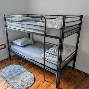  Albergue Bunkhouse
