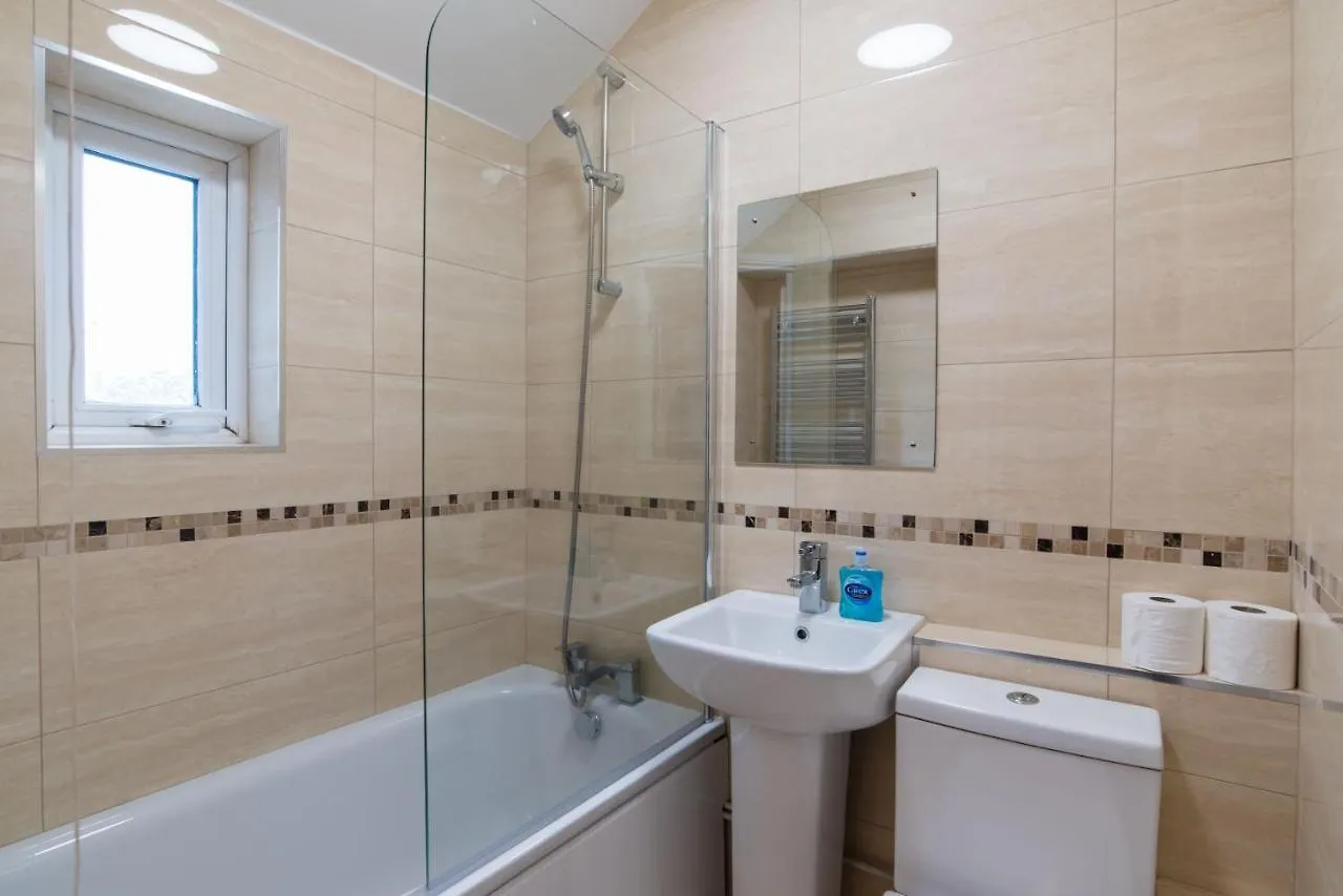 Elegant 2 Bedroom Apartment Near Stadium & Centre! Cardiff